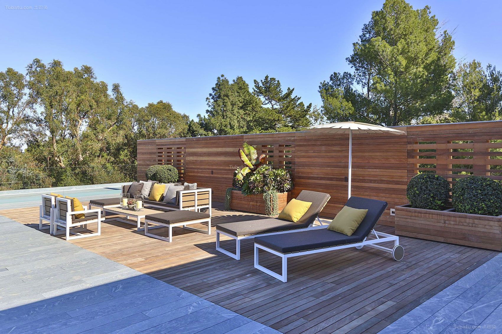 青島別墅庭院設(shè)計,地中海風(fēng)格