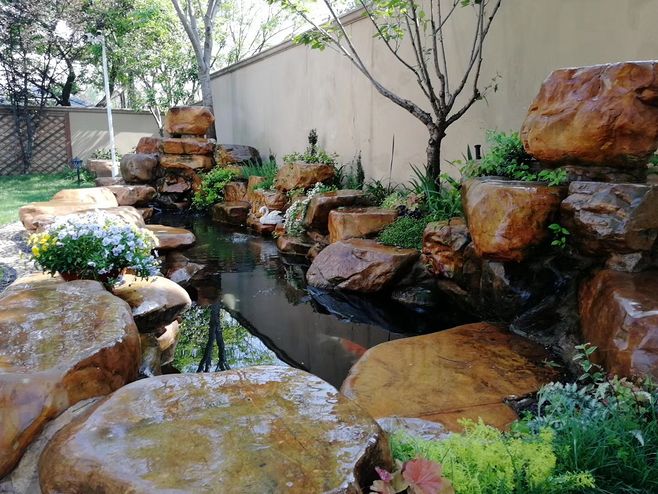 私家庭院設(shè)計(jì)，庭院假山該如何正確設(shè)計(jì)？ 