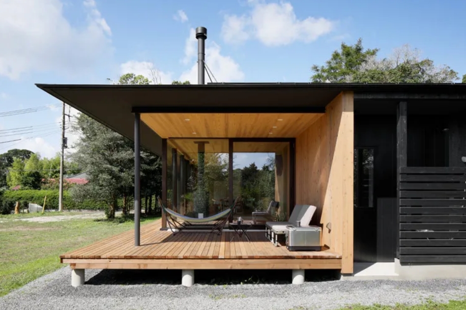 防腐木在花園里簡直百搭，太適合你的院子了！