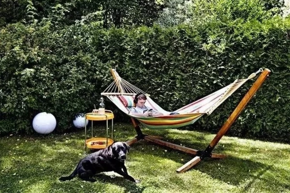 吊椅，讓庭院生活更愜意。日照花園設(shè)計(jì)