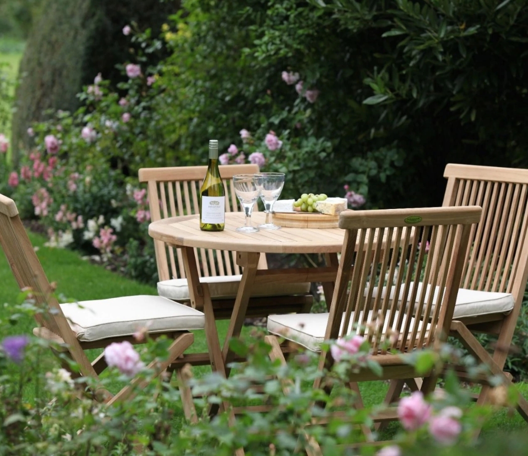 不知道怎么選戶(hù)外家具？看完這篇，讓你的庭院舒適美觀度雙提升！