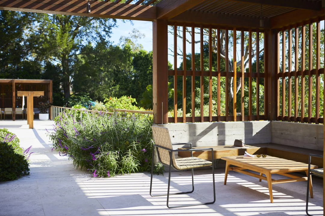 戶外家具，讓花園更美