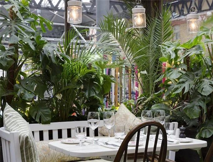 餐廳開在花園里，飲食與生態(tài)也能結(jié)合~