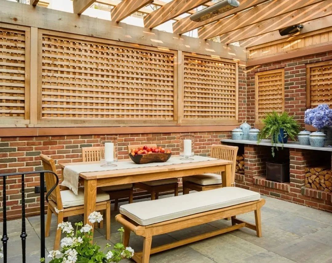 庭院廊架下，享悠悠夏日